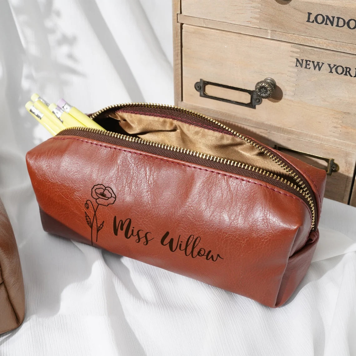 Personalised Engraved Birthflower Pen Case, Birth Month Leather Pen Holder, Floral Pen Organizer, Teacher Appreciation Gifts, Gift for Her Cambodia