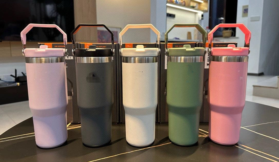 Custom logo/name/sticker stainless thermos bottle 890ml Phnom Penh, Cambodia