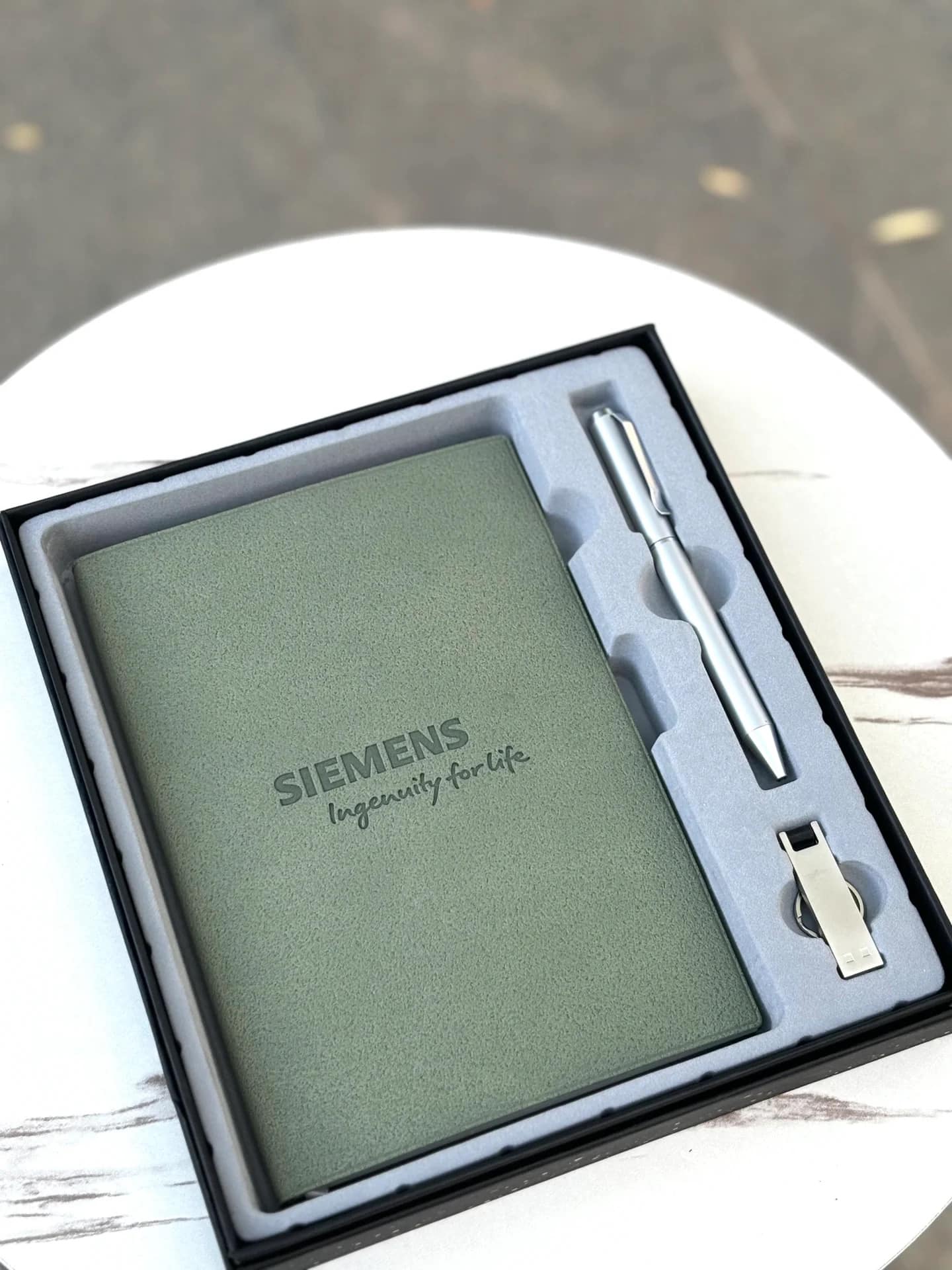 Custom your logo/name notebook teamug set Cambodia