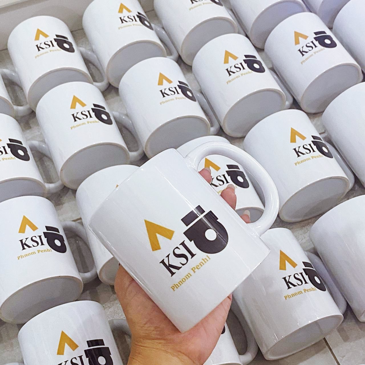 ពែងកែវ កាត់ LOGO / ឈ្មោះ ផ្ទាល់ខ្លួន